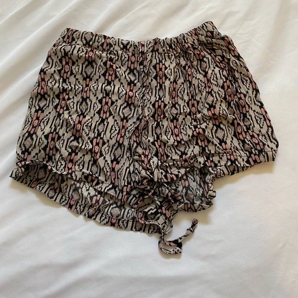 Brandy melville flowy shorts cheap